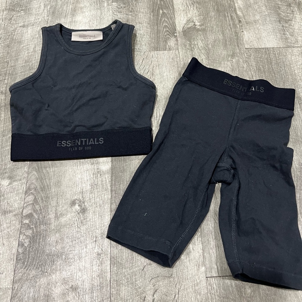 FEAR OF GOD ESSENTIALS SPORT SHORT & SPORT BRA ‘Iron’